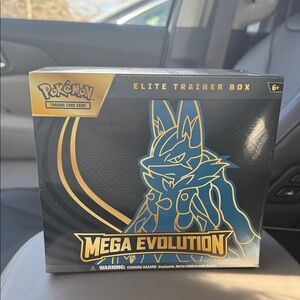 Pokémon Mega Evolution Elite Trainer Box